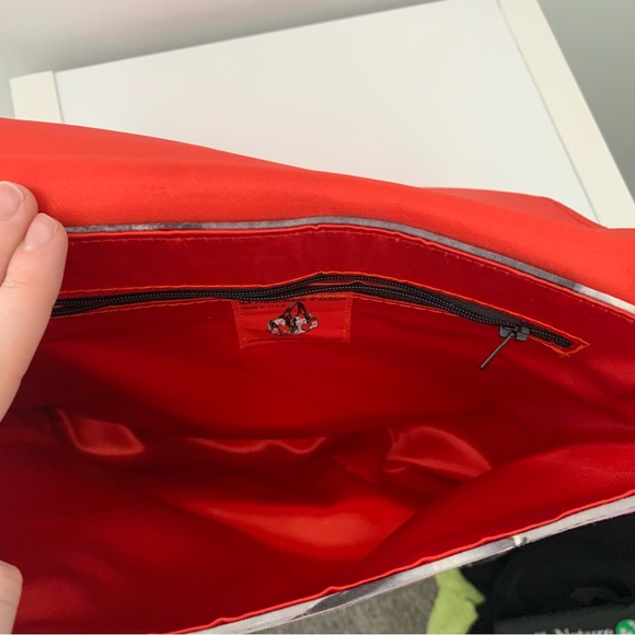 Pink Vintage Car Print Crossbody Bag - Picture 6 of 8